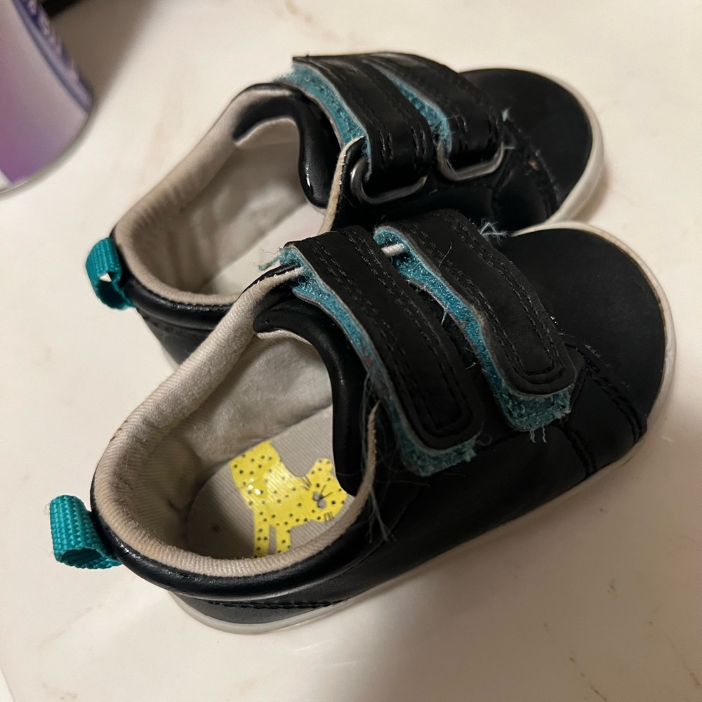 Ten Little toddler shoes 4.5